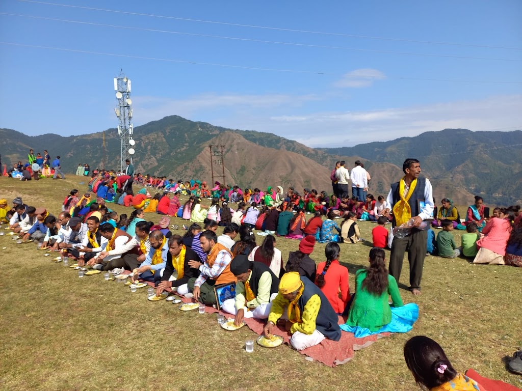 प्रथम नवरात्रि के दिन दशज्युला पट्टी में प्रसिद्ध मां घिन्ना देवी नव निर्मित मंदिर का उद्घाटन व शुभारंभ।